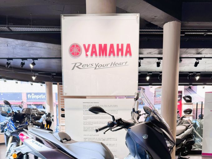 YAMAHA XMAX 125 TECH MAX 4