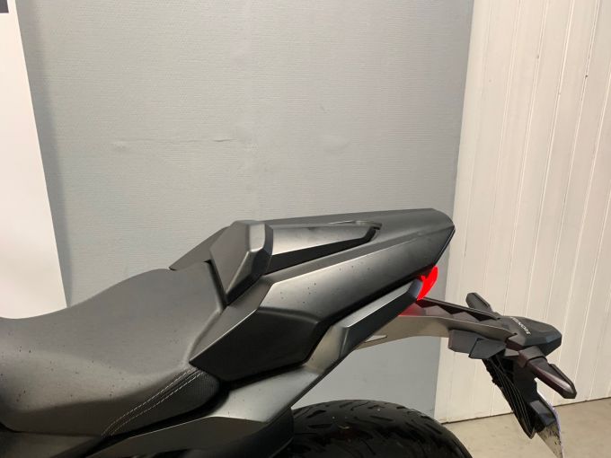 HONDA CB 650 R 4