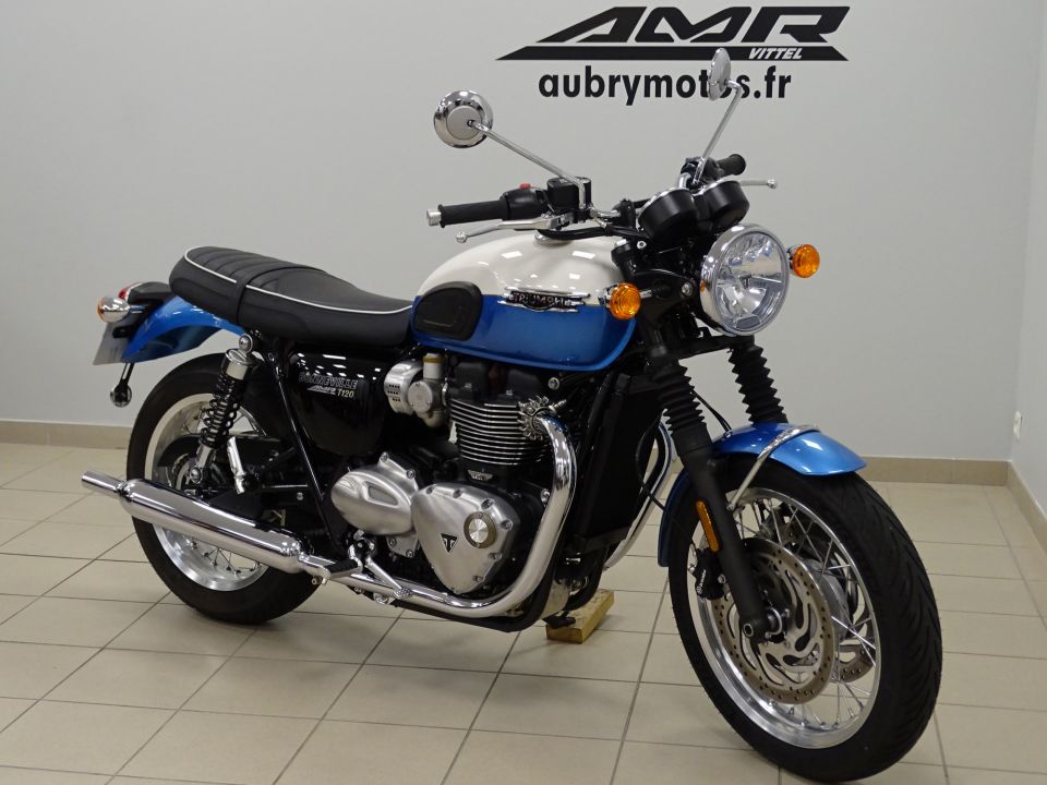 TRIUMPH BONNEVILLE T120 4