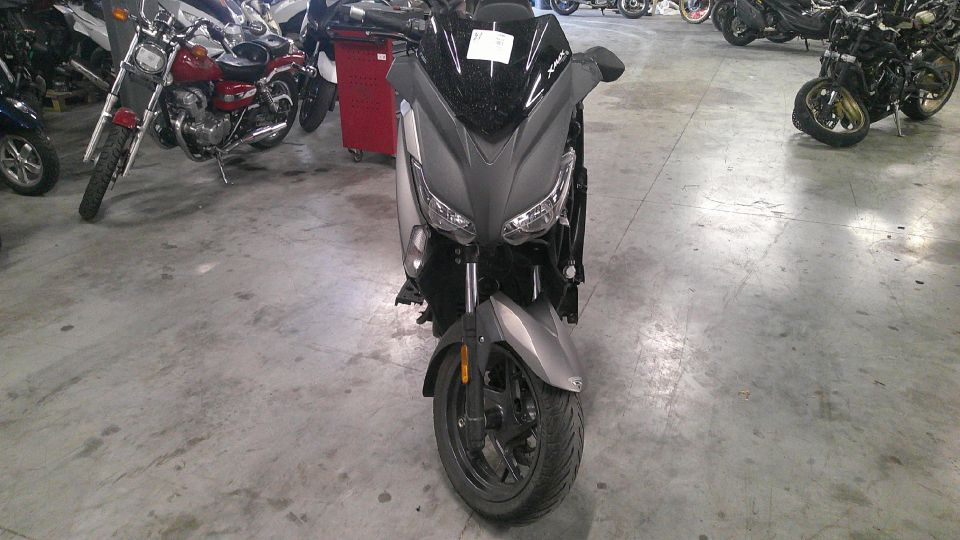 YAMAHA X-MAX 125 4