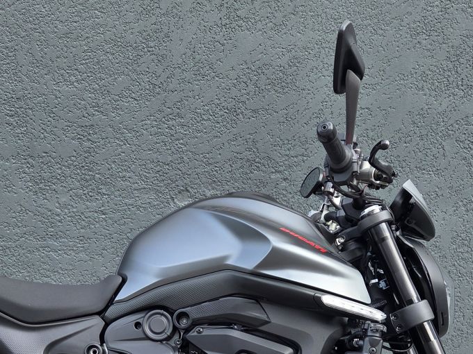 DUCATI MONSTER + 937 4
