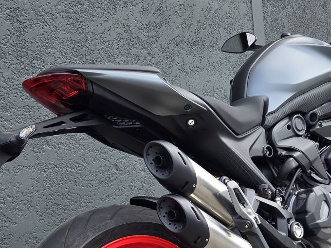 DUCATI MONSTER + 937 4