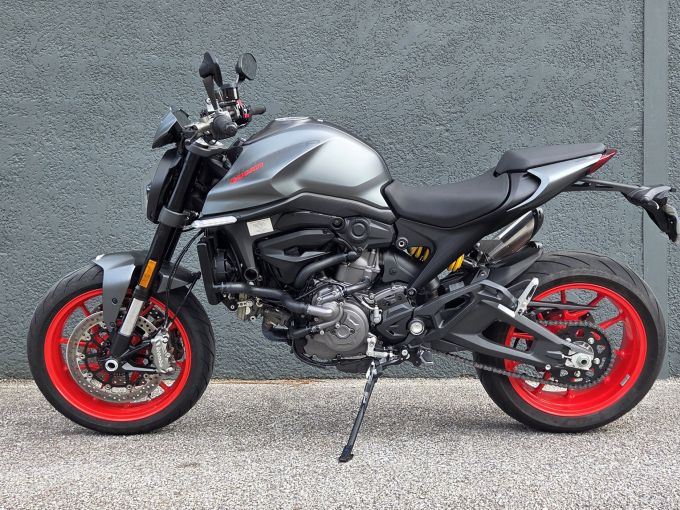 DUCATI MONSTER + 937 4