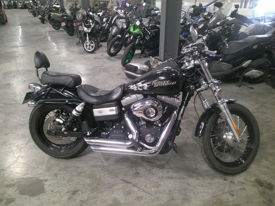 HARLEY-DAVIDSON DYNA STREET BOB 1584 4