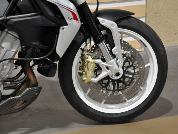 MV AGUSTA BRUTALE 800 4