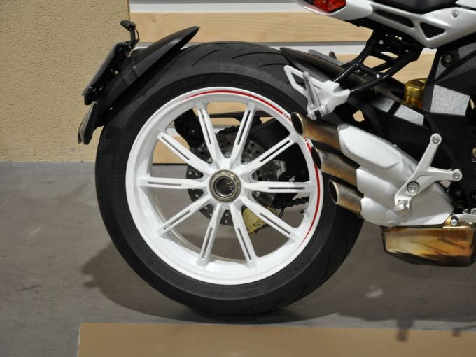 MV AGUSTA BRUTALE 800 4