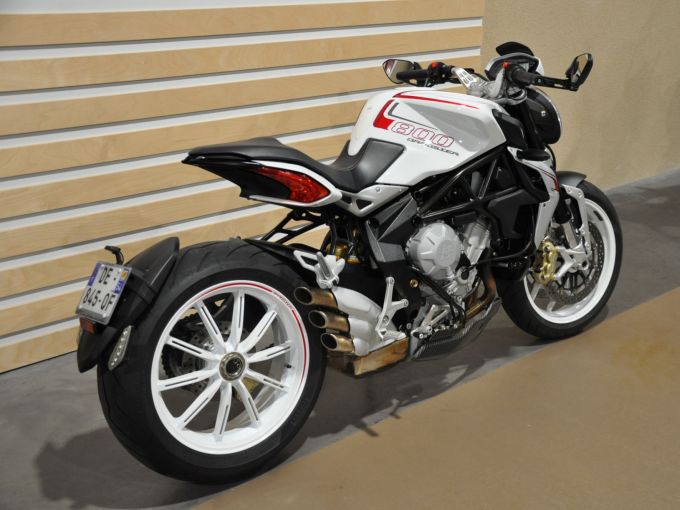 MV AGUSTA BRUTALE 800 4