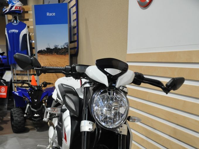 MV AGUSTA BRUTALE 800 4