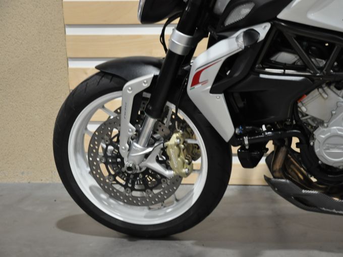 MV AGUSTA BRUTALE 800 4