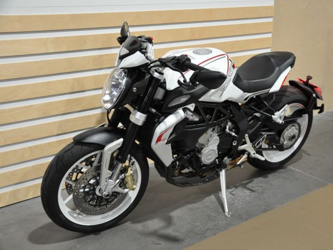MV AGUSTA BRUTALE 800 4