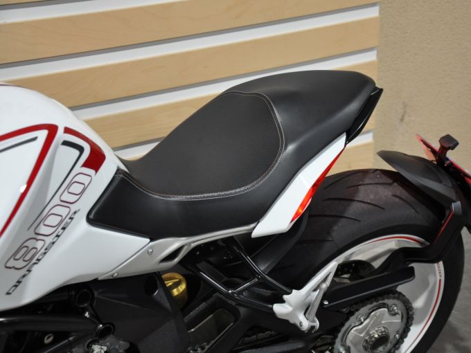 MV AGUSTA BRUTALE 800 4