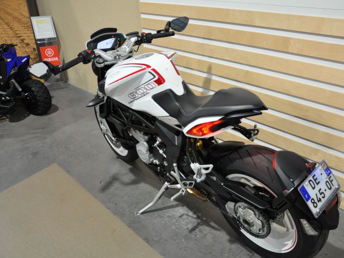 MV AGUSTA BRUTALE 800 4