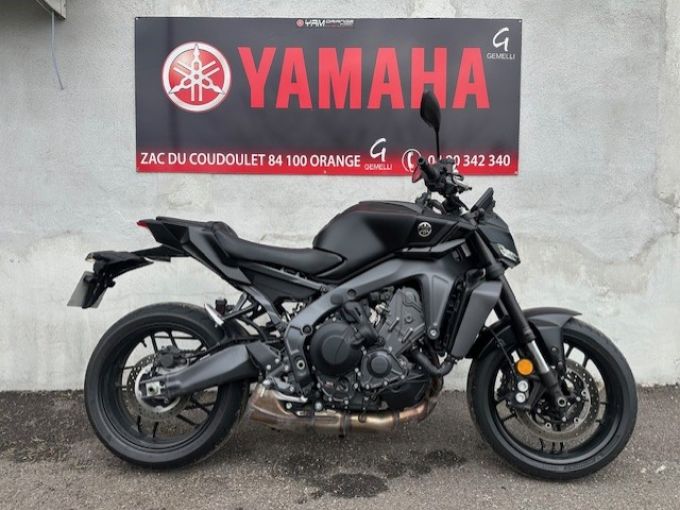 YAMAHA MT-09 4