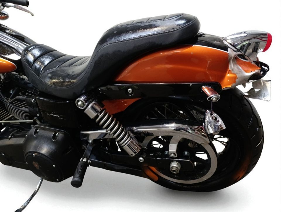 HARLEY-DAVIDSON DYNA WIDE GLIDE 1584 4