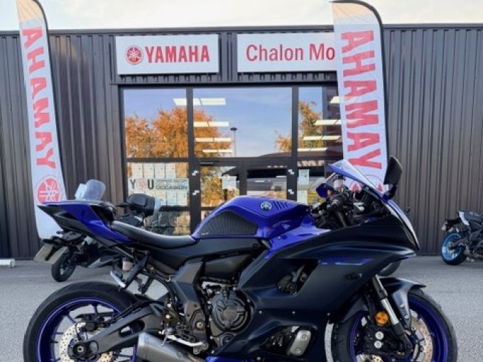 YAMAHA YZF-R7 4