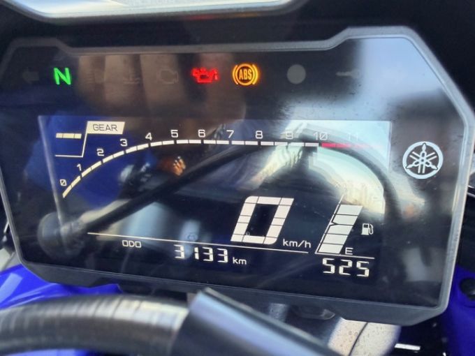 YAMAHA YZF-R7 4