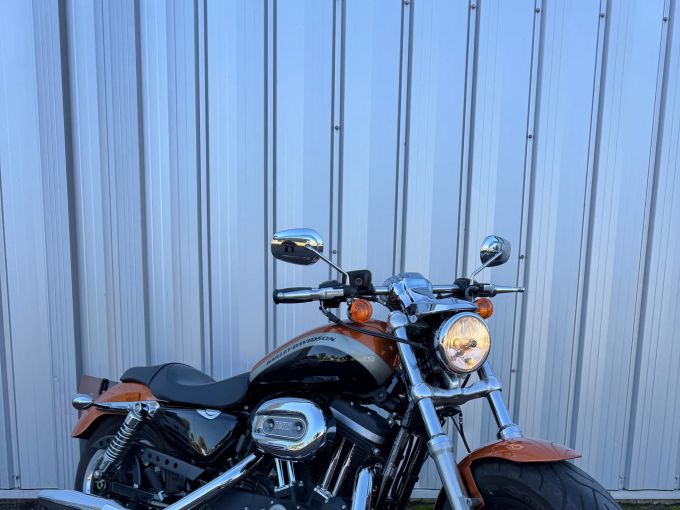 HARLEY-DAVIDSON SPORTSTER CUSTOM 1200 CA 4