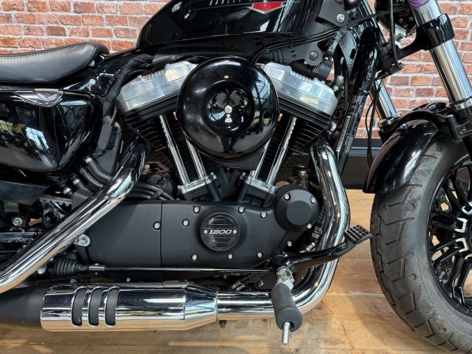 HARLEY-DAVIDSON SPORTSTER FORTY-EIGHT 1200 4