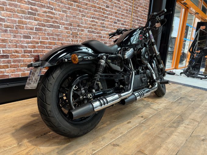 HARLEY-DAVIDSON SPORTSTER FORTY-EIGHT 1200 4