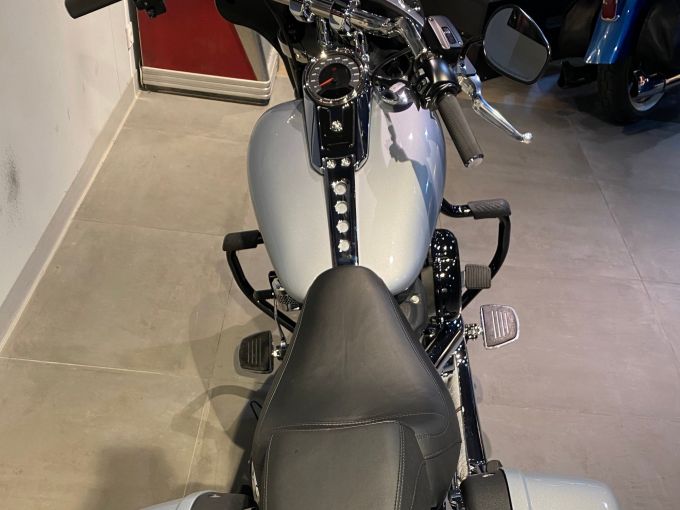 HARLEY-DAVIDSON SOFTAIL SPORT GLIDE 1745 4