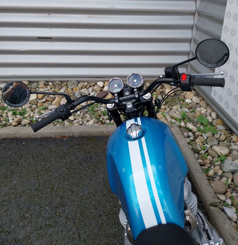 ROYAL ENFIELD INTERCEPTOR 4