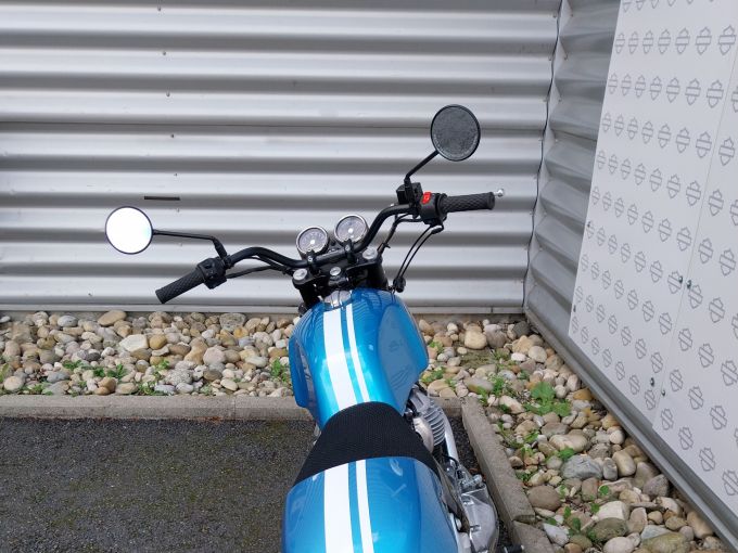 ROYAL ENFIELD INTERCEPTOR 4