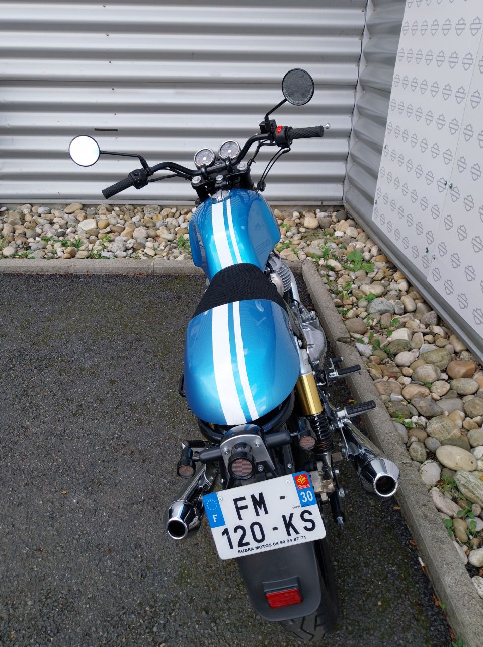 ROYAL ENFIELD INTERCEPTOR 4