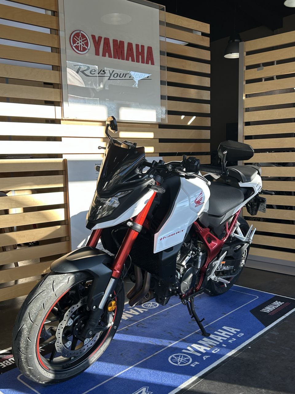 HONDA CB 750 HORNET 4