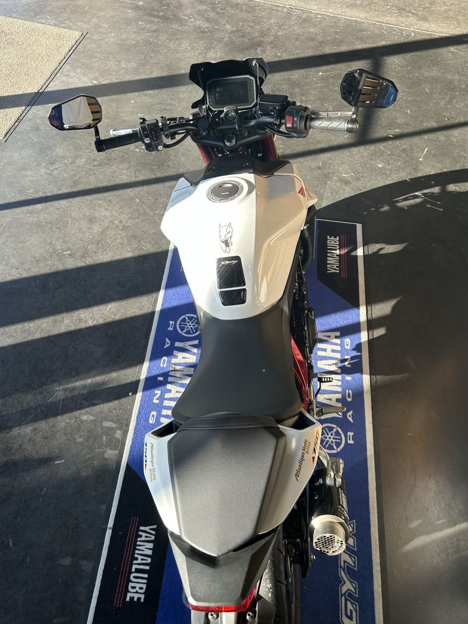 HONDA CB 750 HORNET 4