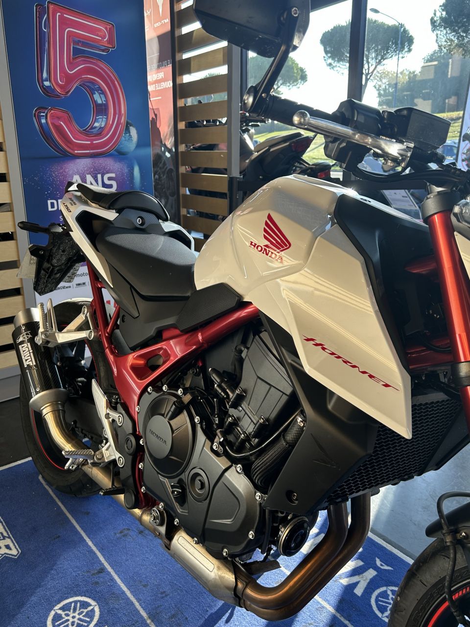 HONDA CB 750 HORNET 4