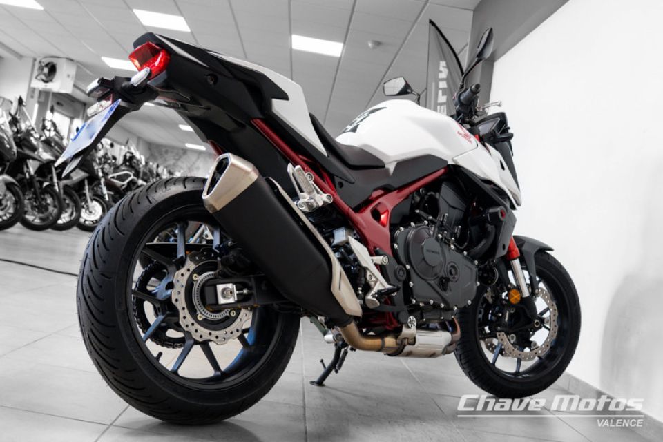 HONDA CB 750 HORNET 4