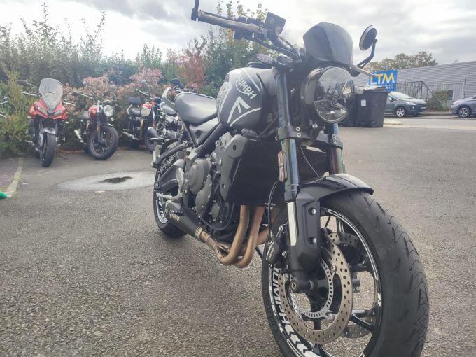 TRIUMPH TRIDENT 660 4