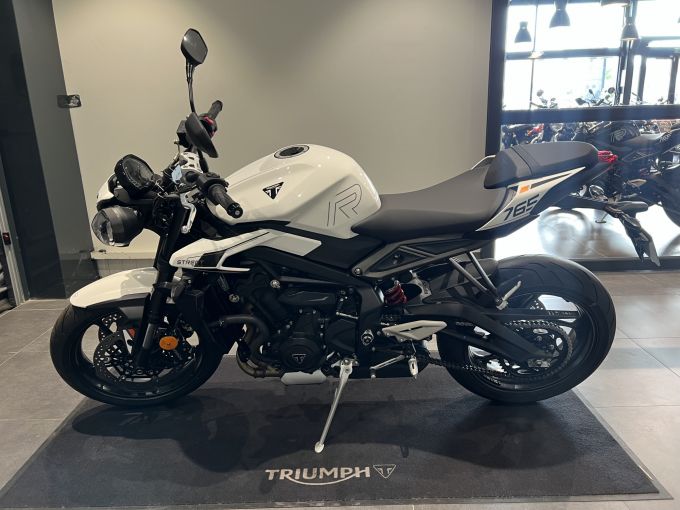 TRIUMPH STREET TRIPLE 765 R 4