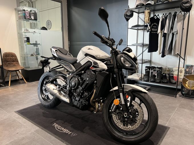 TRIUMPH STREET TRIPLE 765 R 4