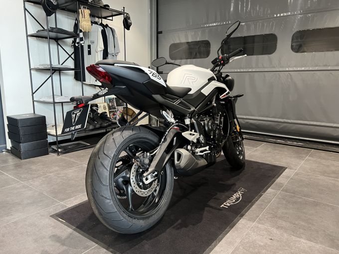 TRIUMPH STREET TRIPLE 765 R 4