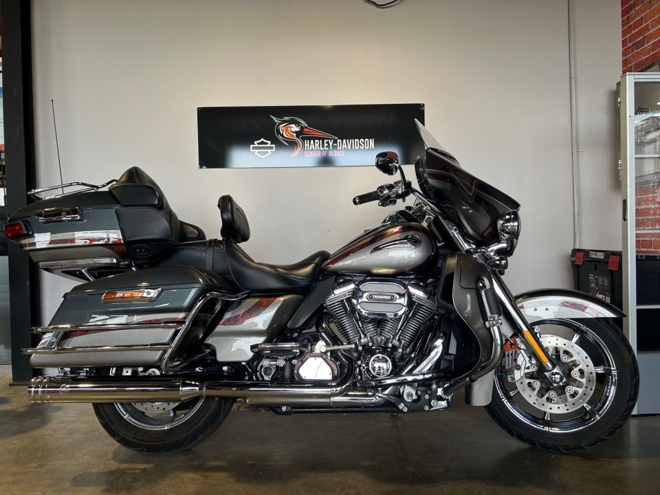 HARLEY-DAVIDSON TOURING ELECTRA GLIDE 1800 ULTRA LIMITED CVO 4