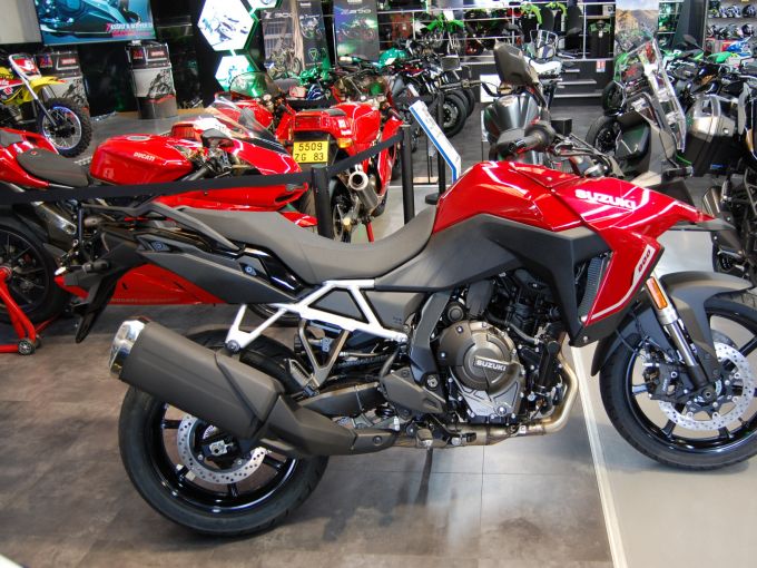 SUZUKI V-STROM 800SE 4