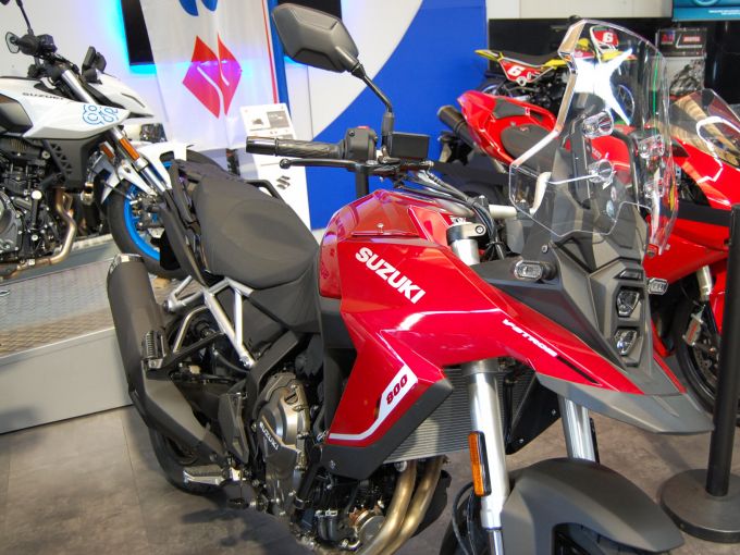 SUZUKI V-STROM 800SE 4