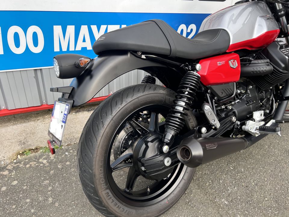 MOTO GUZZI V7 4