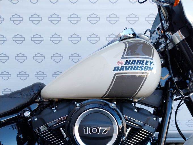 HARLEY-DAVIDSON SOFTAIL SPORT GLIDE 1745 4
