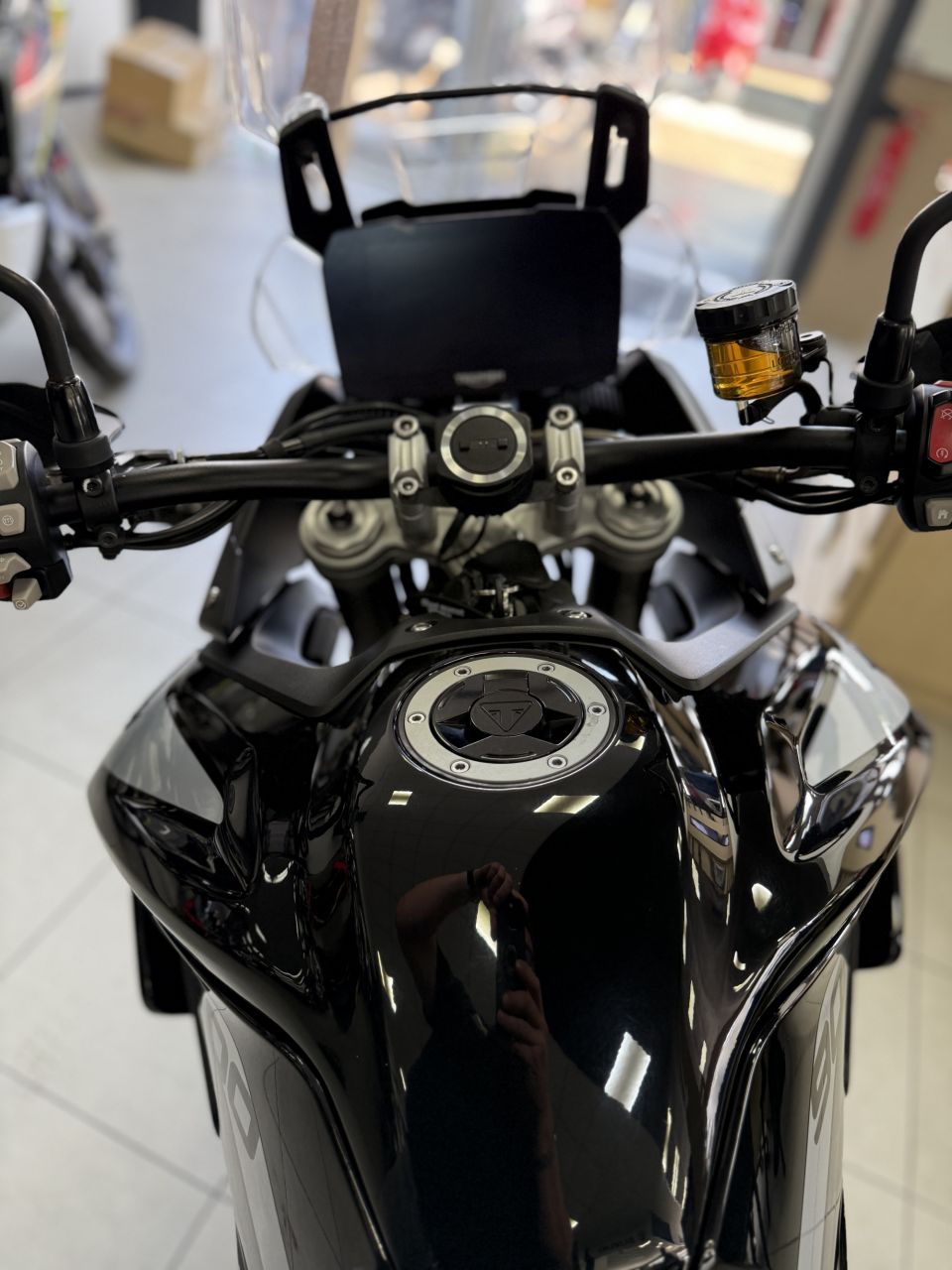 TRIUMPH Tiger 900 GT 4