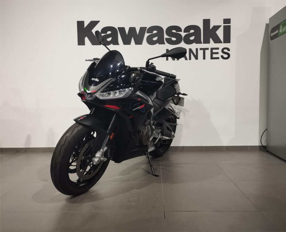 APRILIA TUONO 660 FACTORY 4