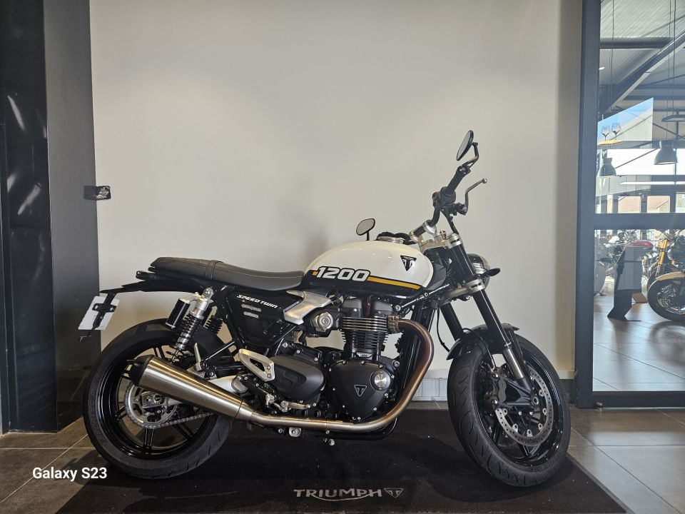 TRIUMPH SPEED TWIN 1200 4