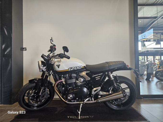 TRIUMPH SPEED TWIN 1200 4