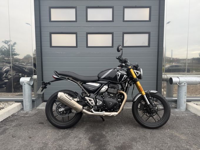 TRIUMPH SPEED 400 4