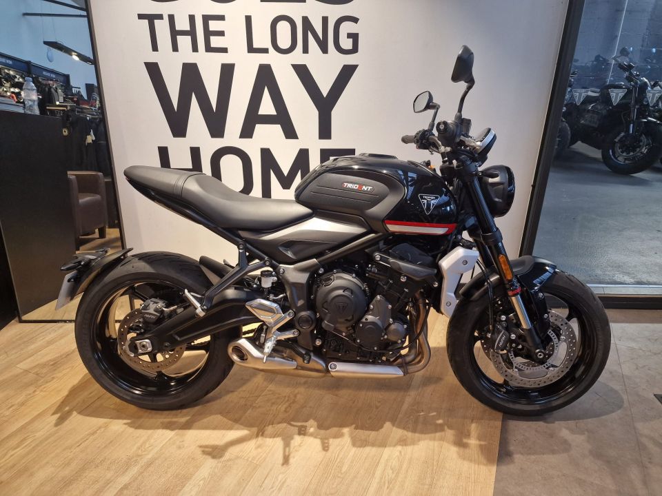 TRIUMPH TRIDENT 660 4
