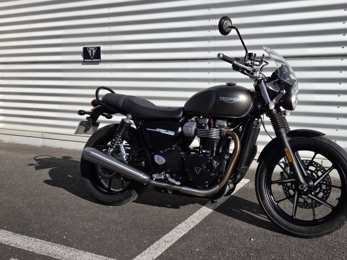 TRIUMPH STREET TWIN  900 4
