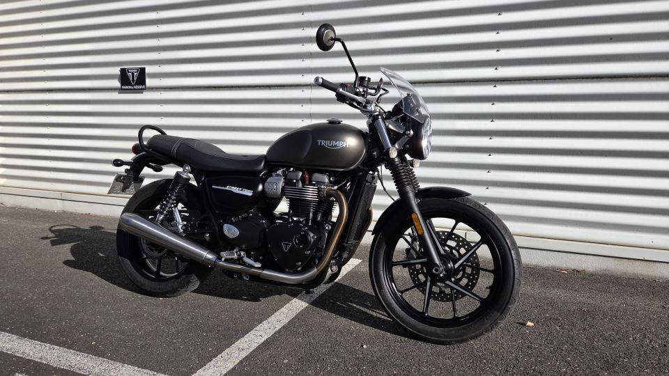TRIUMPH STREET TWIN  900 4