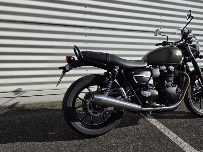 TRIUMPH STREET TWIN  900 4