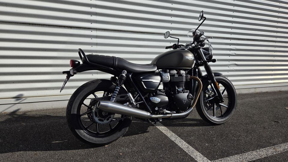 TRIUMPH STREET TWIN  900 4